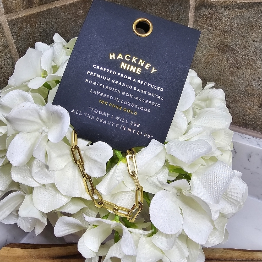 Hackney Nine HAKILA: Essential Gold Chain Link Paper-Clip Bracelet